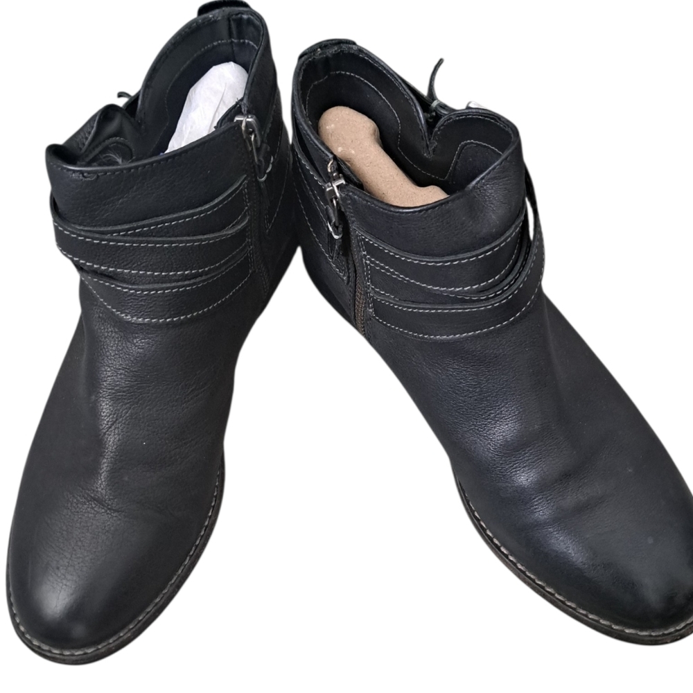 CLARKS ARTISAN Black Leather Ankle Boots Booties Buckle Zip Ladies 9